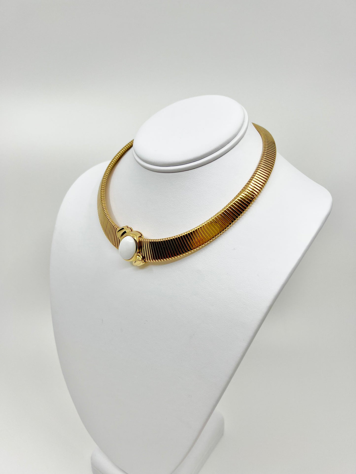 MONET Choker